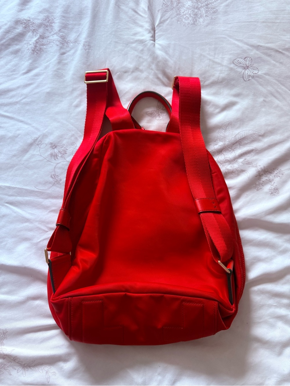 Tory Burch | Ella Red Small Backpack - Picture 3 of 9